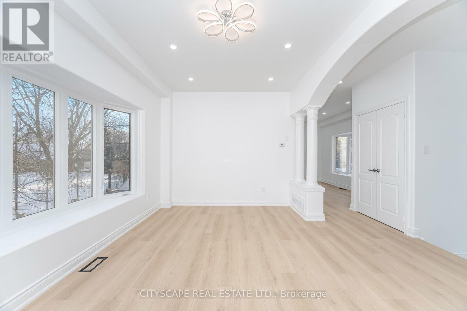 5843 Prairie Circle, Mississauga, ON - Indoor Photo Showing Other Room