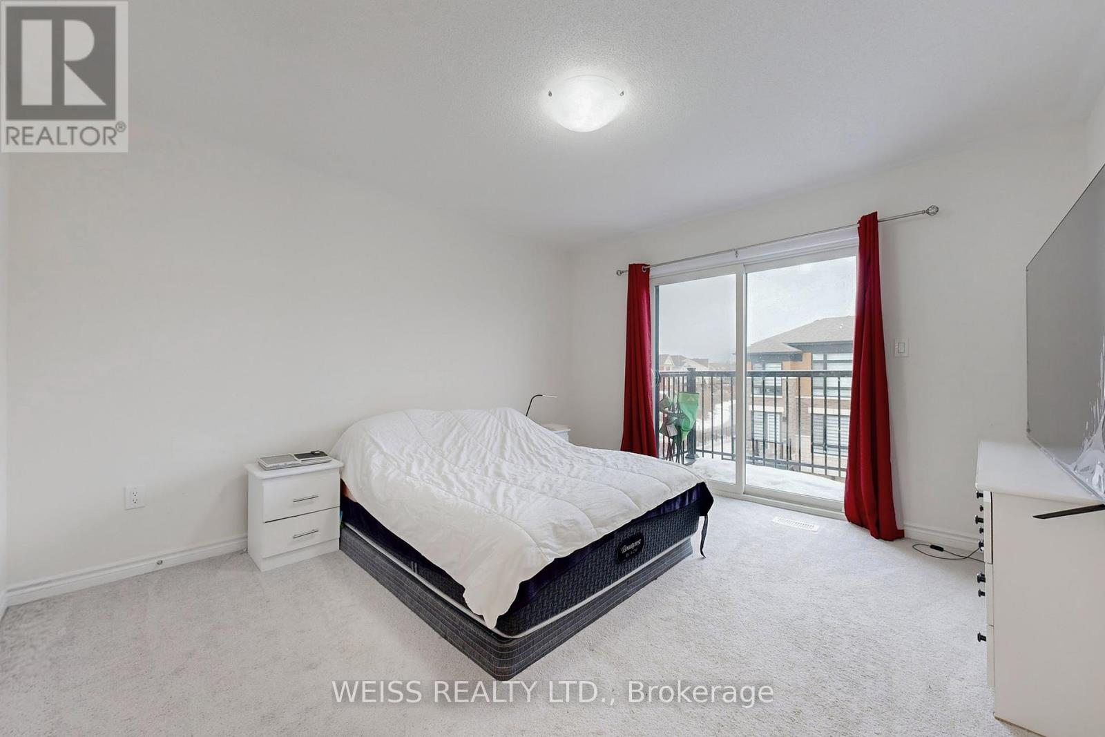 6729 Thickson Road N, Whitby, ON - Indoor Photo Showing Bedroom