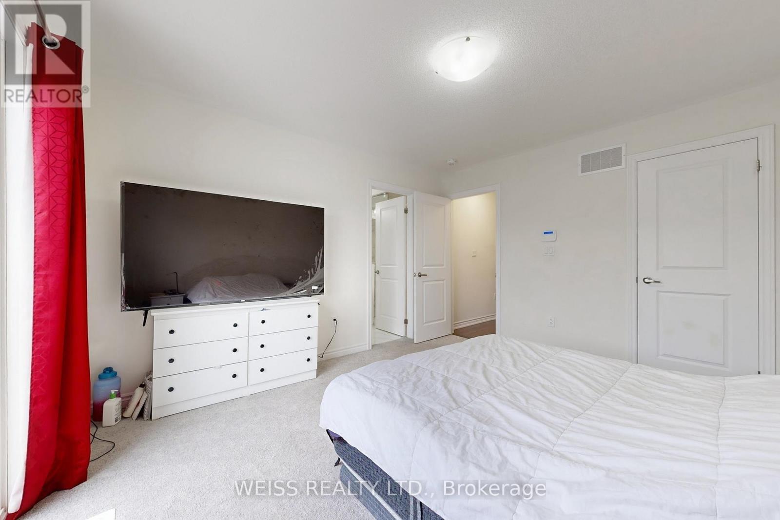 6729 Thickson Road N, Whitby, ON - Indoor Photo Showing Bedroom