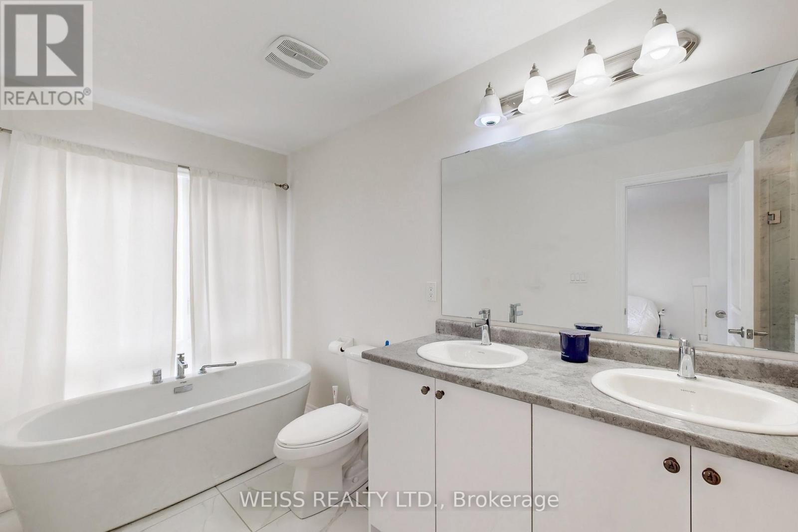 6729 Thickson Road N, Whitby, ON - Indoor Photo Showing Bathroom