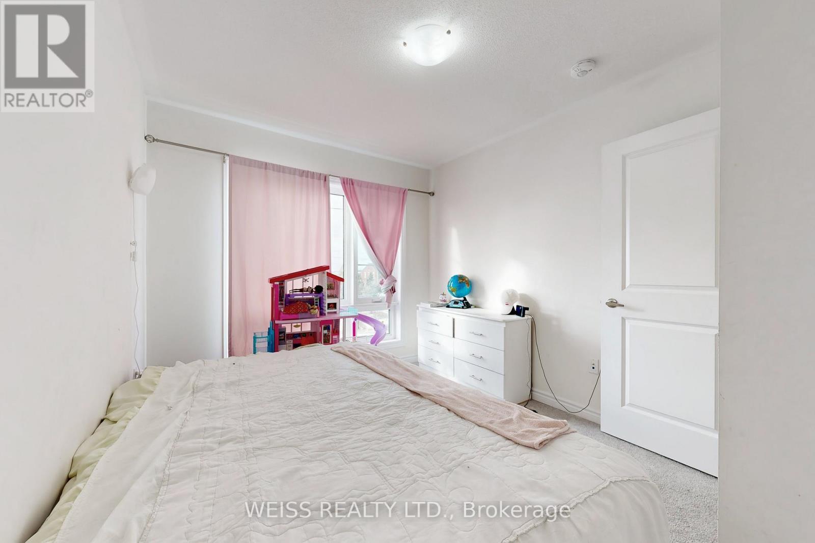6729 Thickson Road N, Whitby, ON - Indoor Photo Showing Bedroom