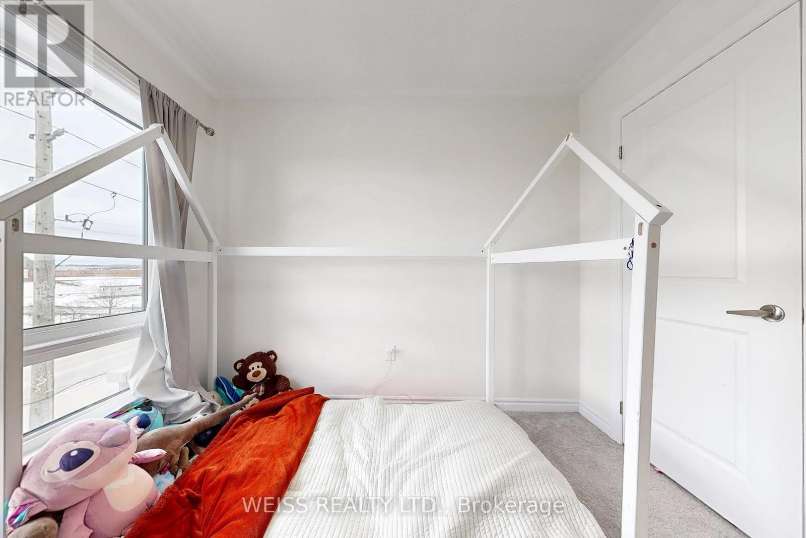 6729 Thickson Road N, Whitby, ON - Indoor Photo Showing Other Room