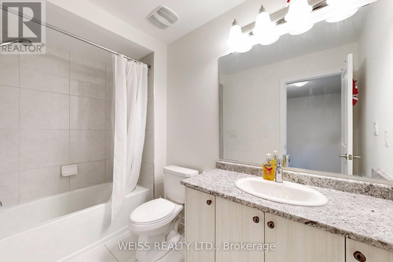 6729 Thickson Road N, Whitby, ON - Indoor Photo Showing Bathroom