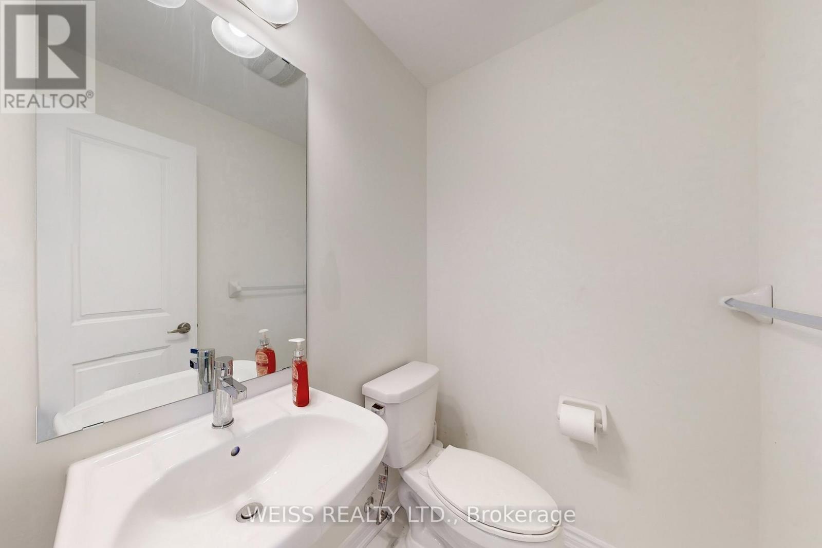 6729 Thickson Road N, Whitby, ON - Indoor Photo Showing Bathroom