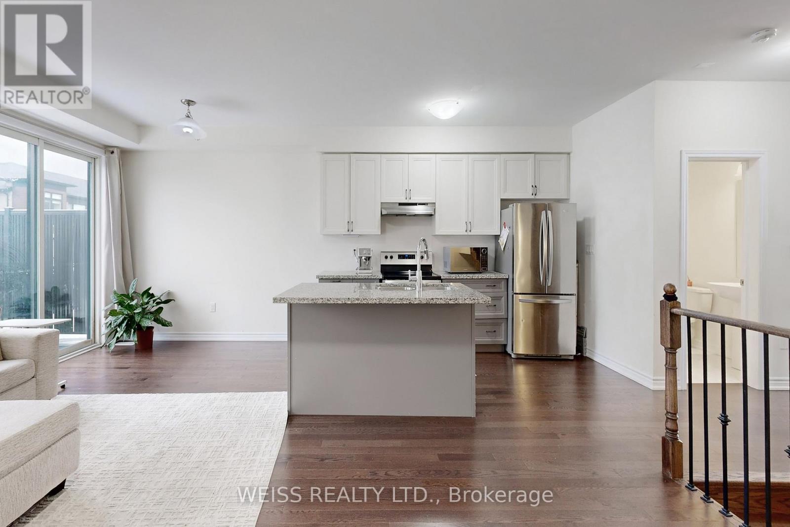 6729 Thickson Road N, Whitby, ON - Indoor Photo Showing Kitchen