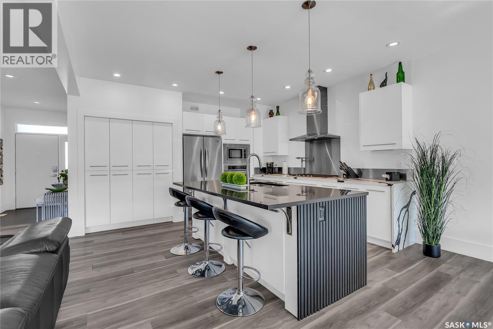 231 Atton Court, Saskatoon, SK - Indoor Photo Showing Kitchen With Upgraded Kitchen