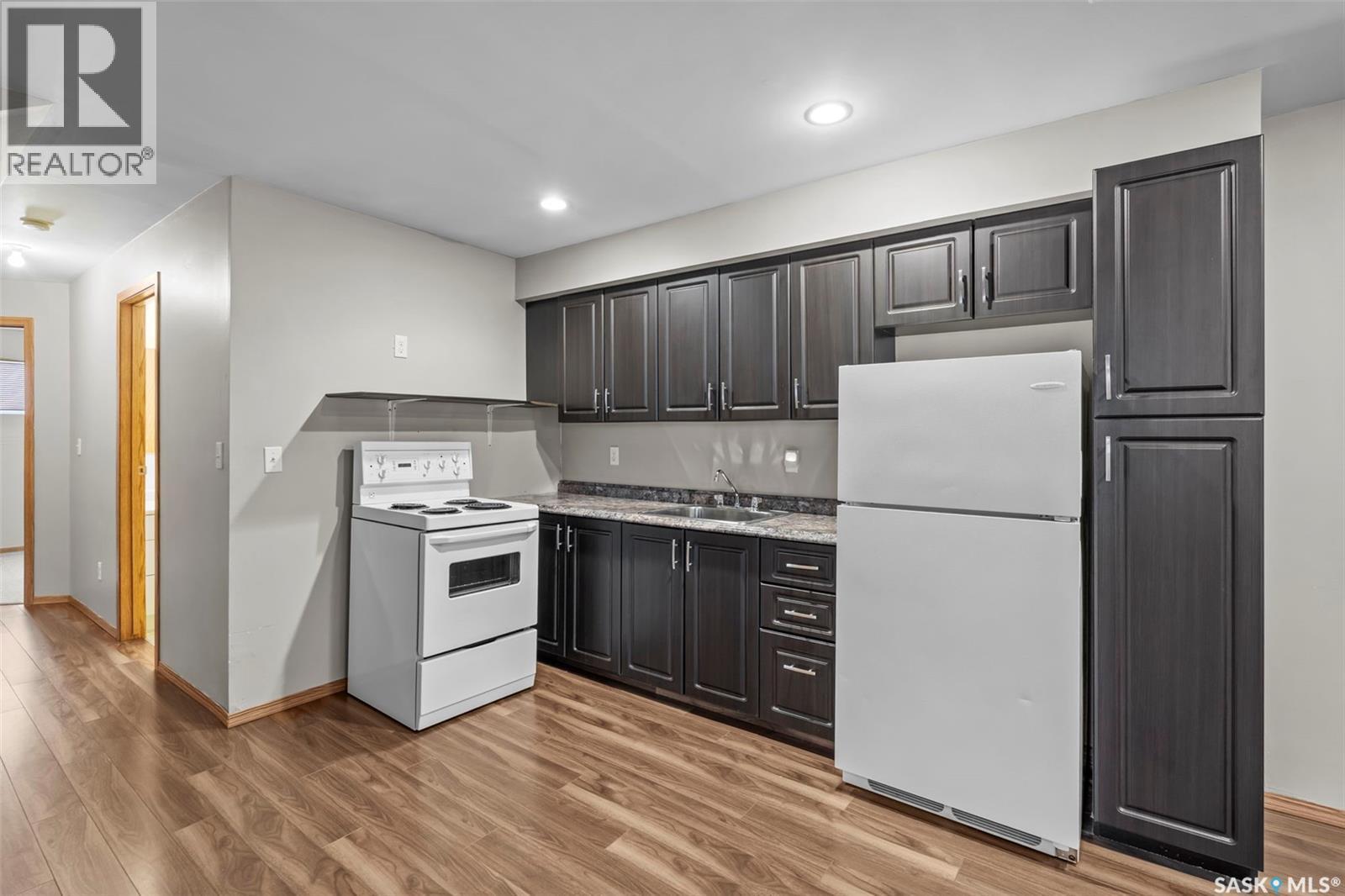 206A Cruise Street, Saskatoon, SK - Indoor Photo Showing Kitchen