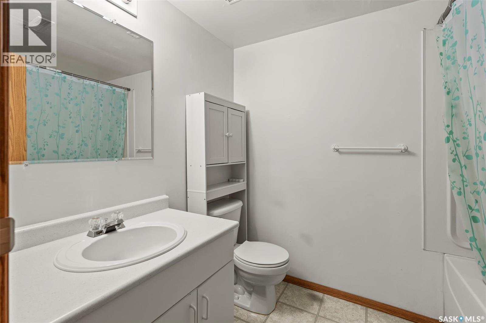 206A Cruise Street, Saskatoon, SK - Indoor Photo Showing Bathroom