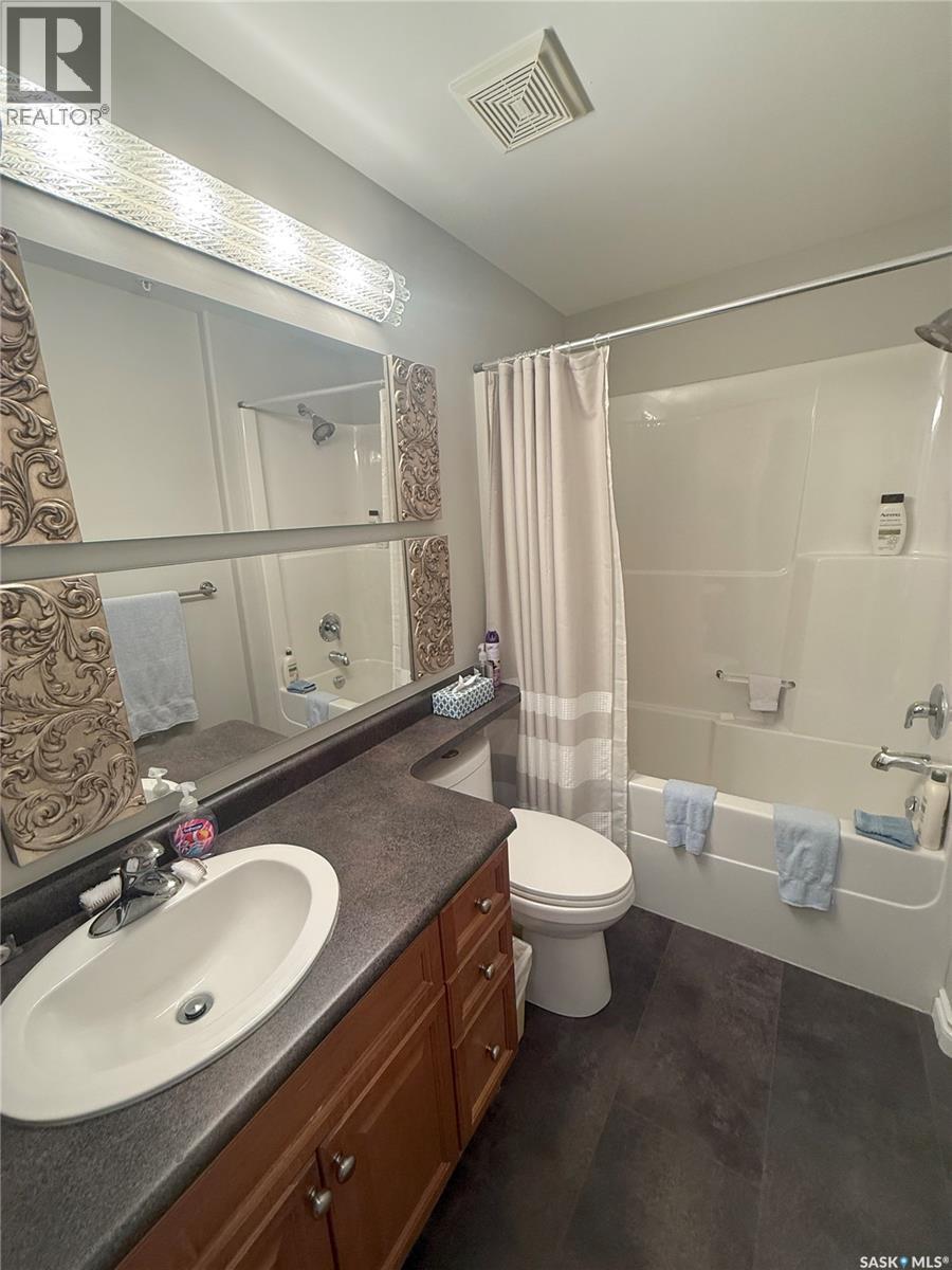 307 615 Saskatchewan Crescent W, Saskatoon, SK - Indoor Photo Showing Bathroom