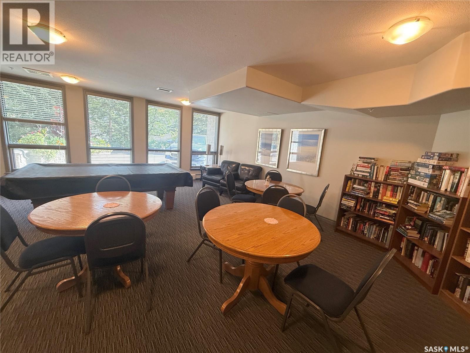 307 615 Saskatchewan Crescent W, Saskatoon, SK - Indoor Photo Showing Dining Room