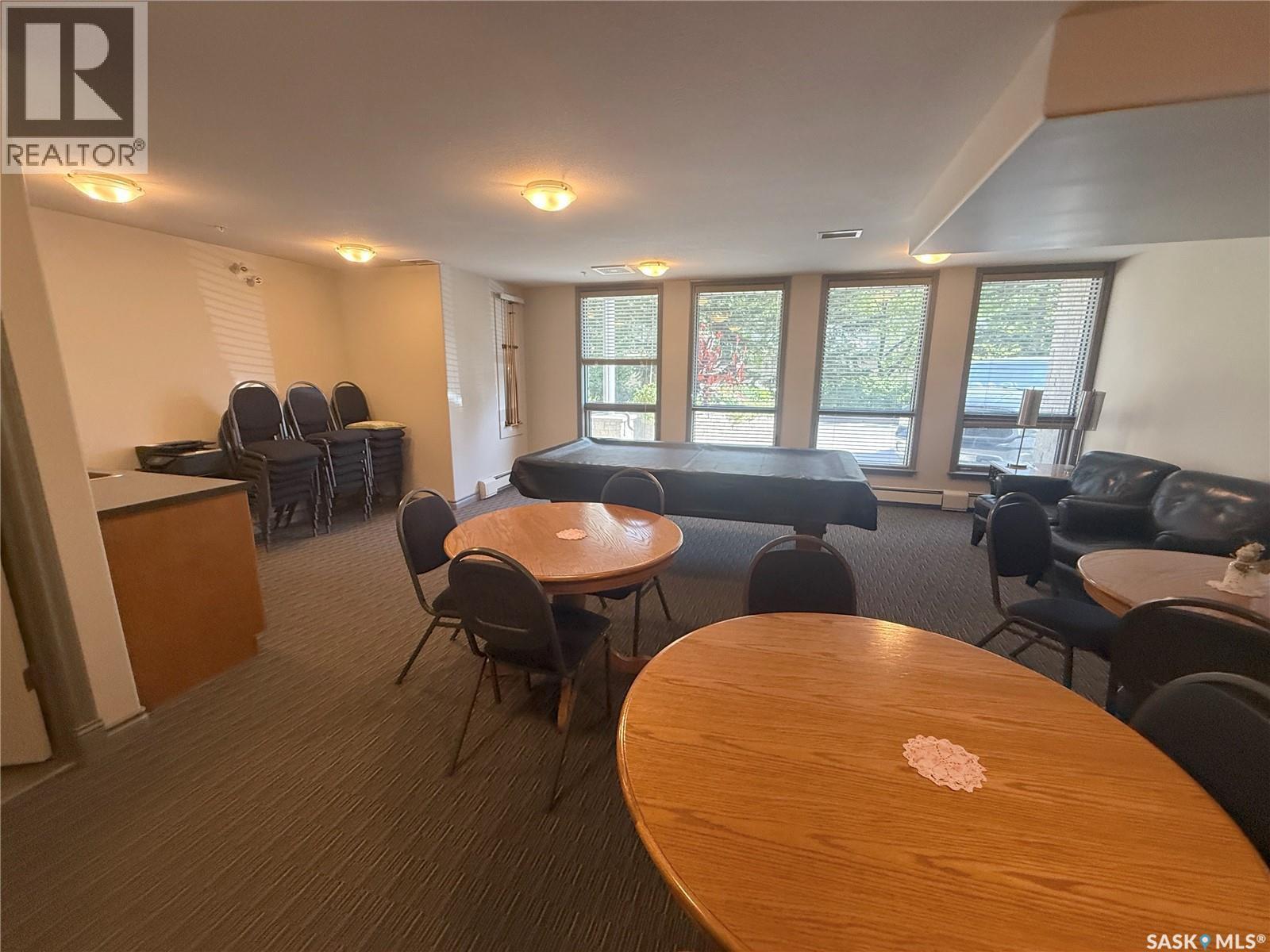 307 615 Saskatchewan Crescent W, Saskatoon, SK - Indoor Photo Showing Dining Room