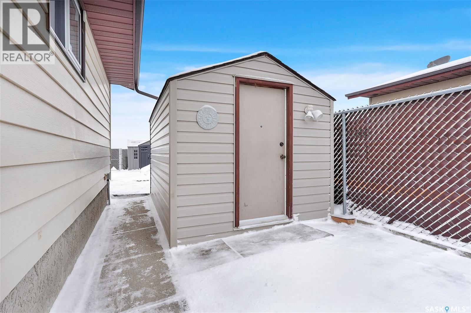 1124 Courtney Street, Regina, SK - Outdoor With Exterior