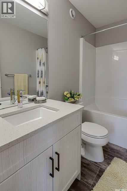 310 Asokan Bend, Saskatoon, SK - Indoor Photo Showing Bathroom