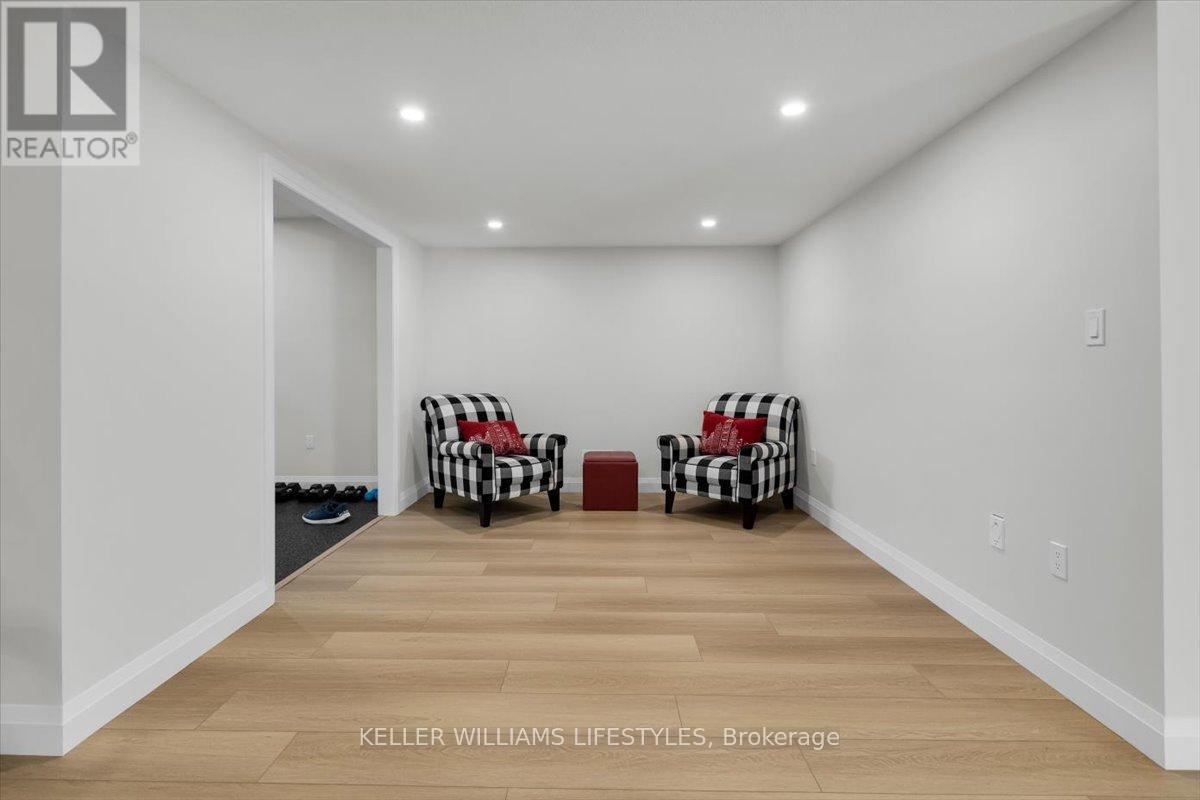 Den - 956 Eagletrace Drive, London North (North S), ON - Indoor Photo Showing Other Room