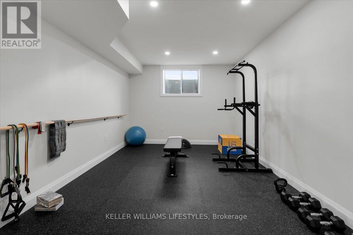 Exercise room - 956 Eagletrace Drive, London North (North S), ON - Indoor Photo Showing Gym Room