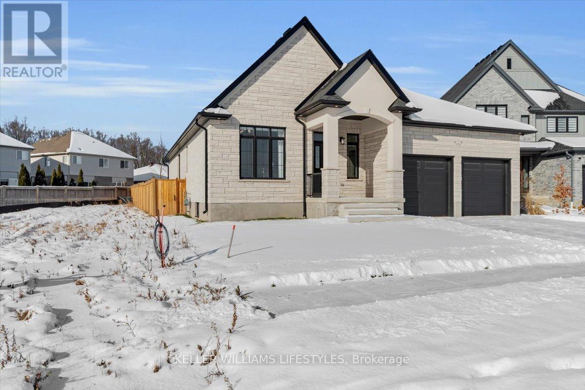 956 Eagletrace Drive, London North (North S), ON - Outdoor