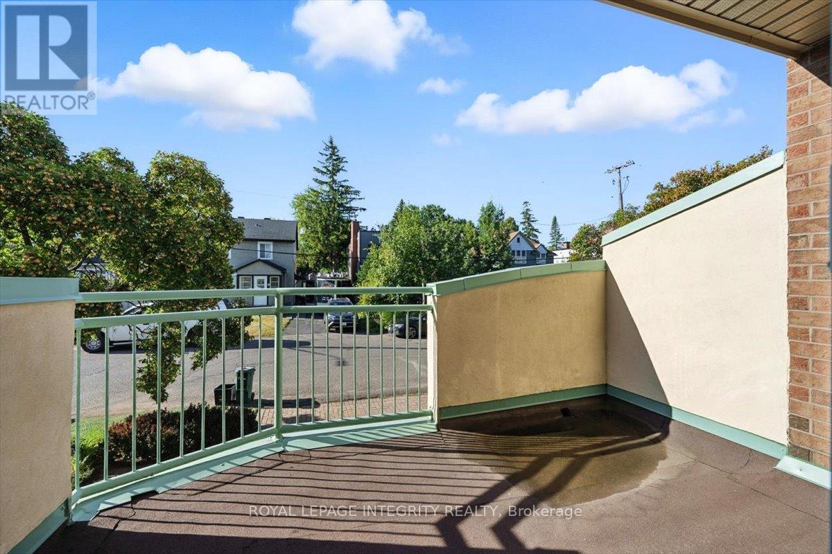 17 Columbus Avenue, Ottawa, ON - Outdoor With Exterior