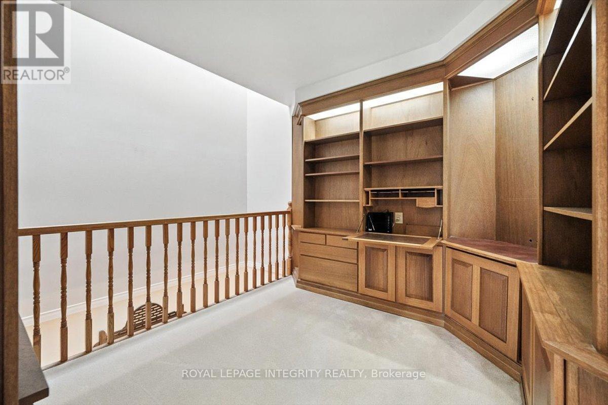 17 Columbus Avenue, Ottawa, ON - Indoor Photo Showing Other Room