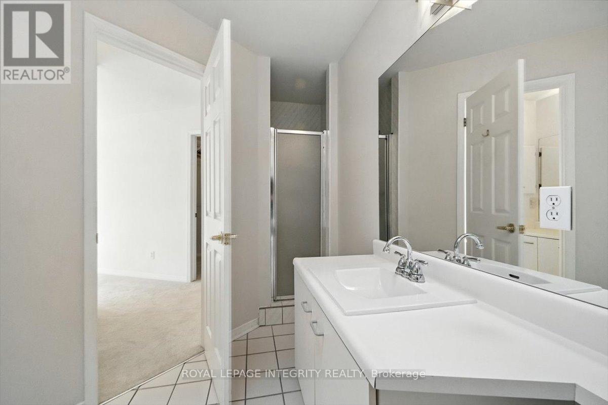 17 Columbus Avenue, Ottawa, ON - Indoor Photo Showing Bathroom