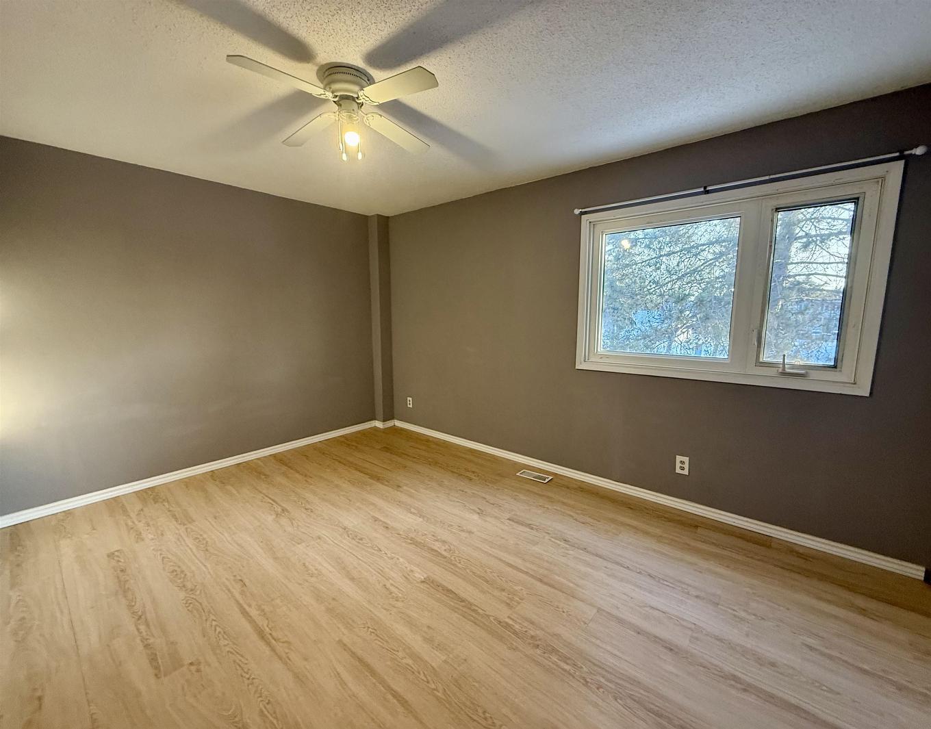 180 Varsity Row, Thunder Bay, ON - Indoor Photo Showing Other Room