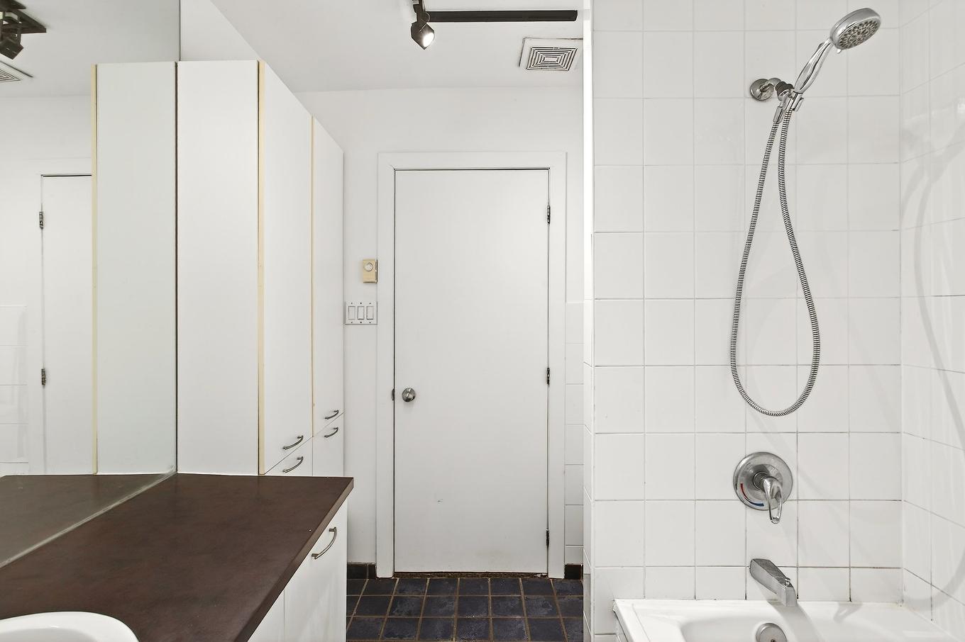 Bathroom - 929 Av. De L'Épée, Montréal (Outremont), QC - Indoor Photo Showing Bathroom