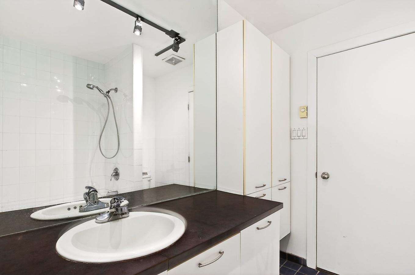 Bathroom - 929 Av. De L'Épée, Montréal (Outremont), QC - Indoor Photo Showing Bathroom