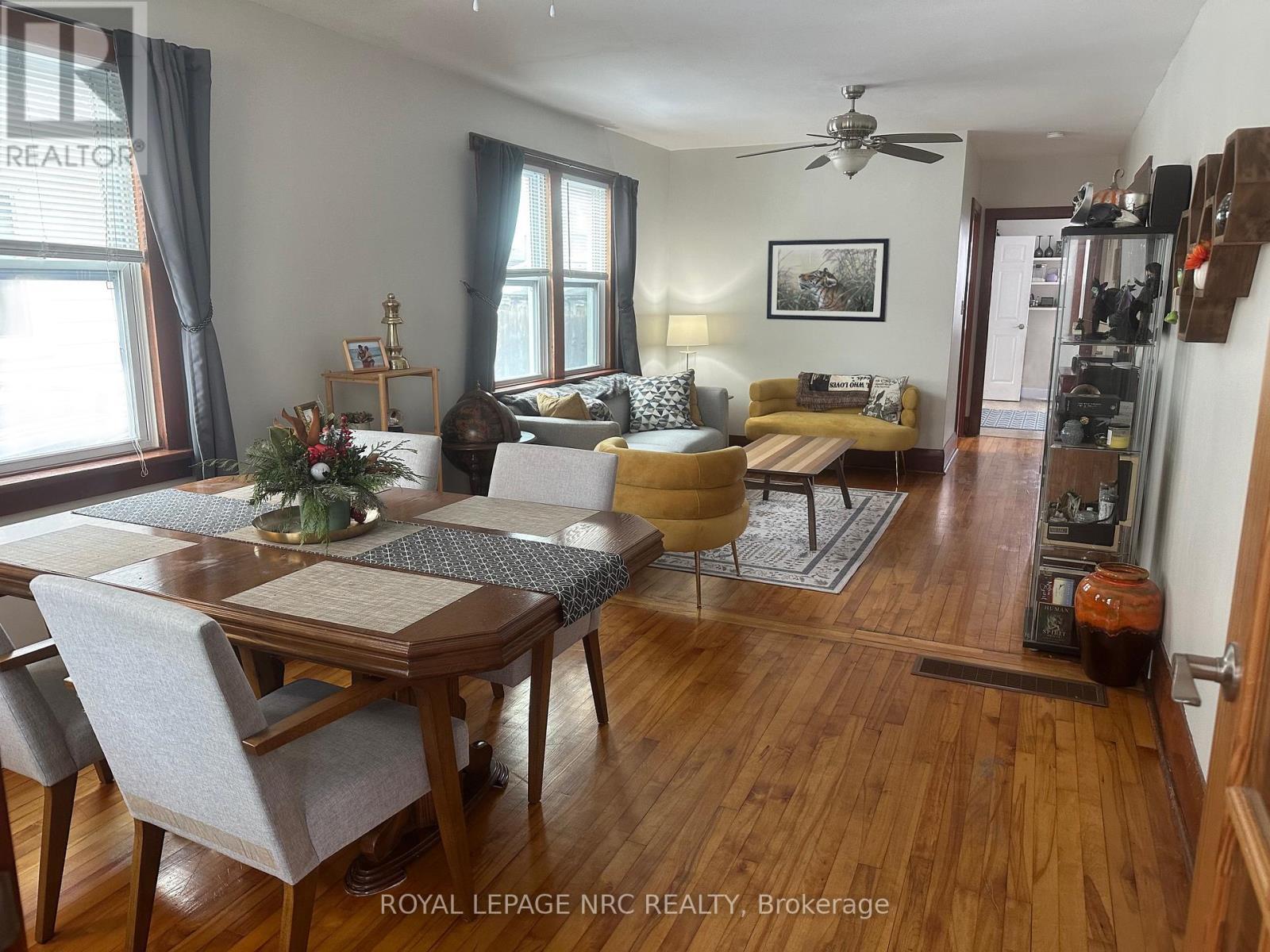 270 Beatrice Street, Welland (Lincoln/Crowland), ON - Indoor Photo Showing Living Room