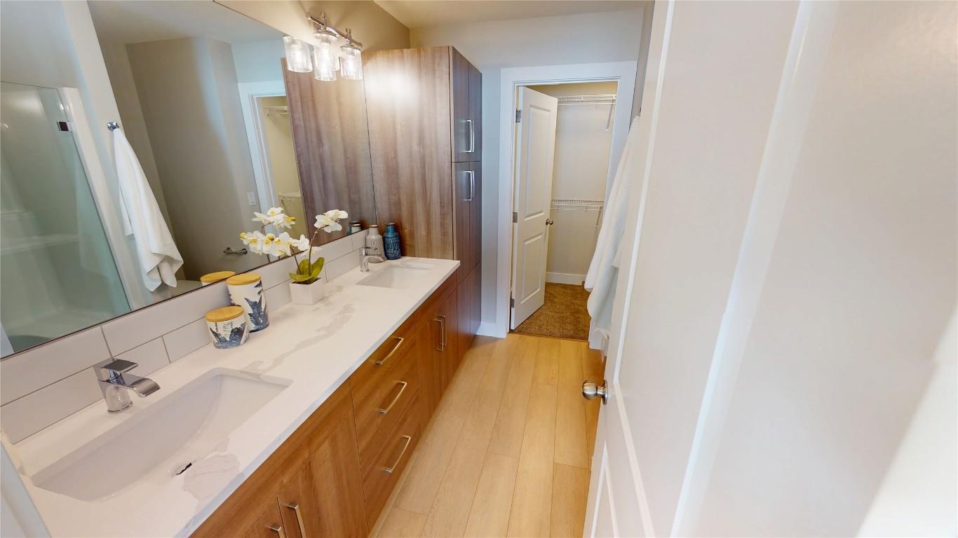 331 Legacy Lookout, Cranbrook, BC - Indoor Photo Showing Bathroom