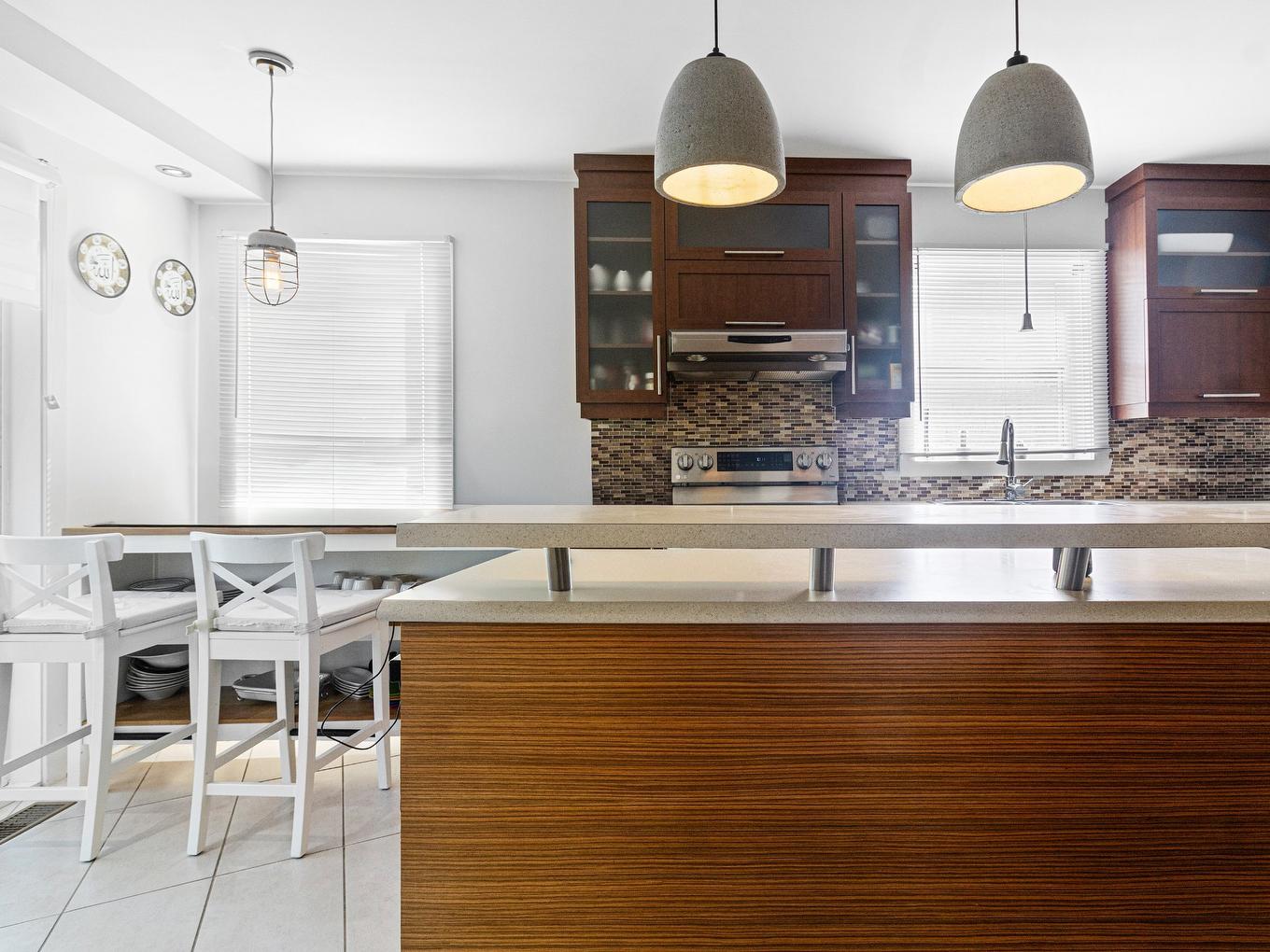 Kitchen - 3262 Rue De La Brisardière, Longueuil (Saint-Hubert), QC - Indoor