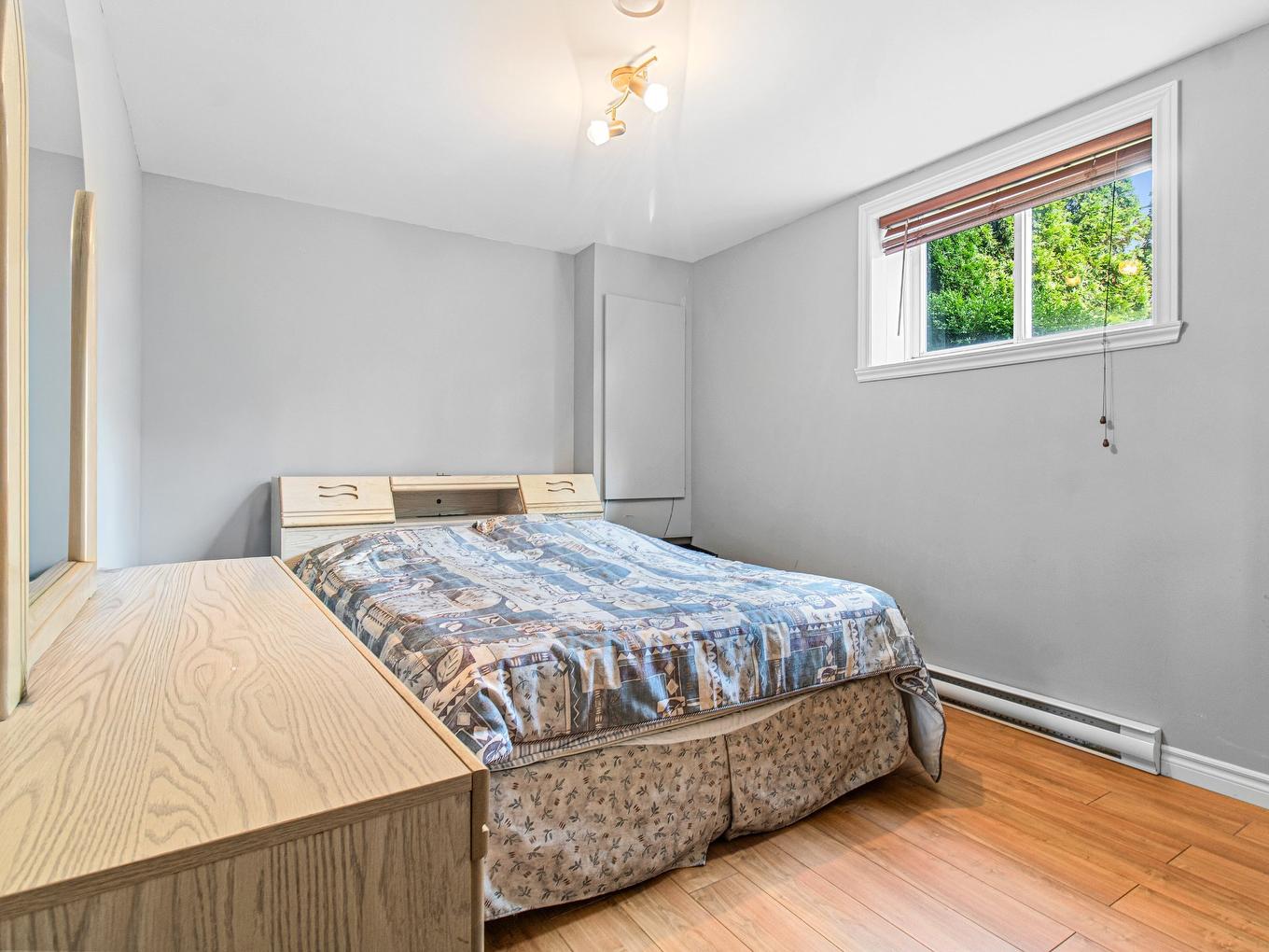 Bedroom - 3262 Rue De La Brisardière, Longueuil (Saint-Hubert), QC - Indoor Photo Showing Bedroom