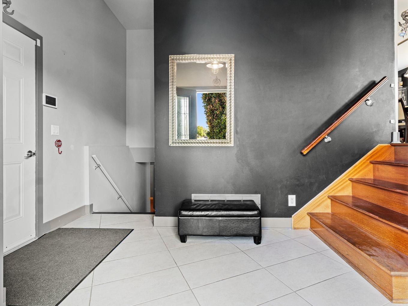 Passageway - 3262 Rue De La Brisardière, Longueuil (Saint-Hubert), QC - Indoor Photo Showing Other Room