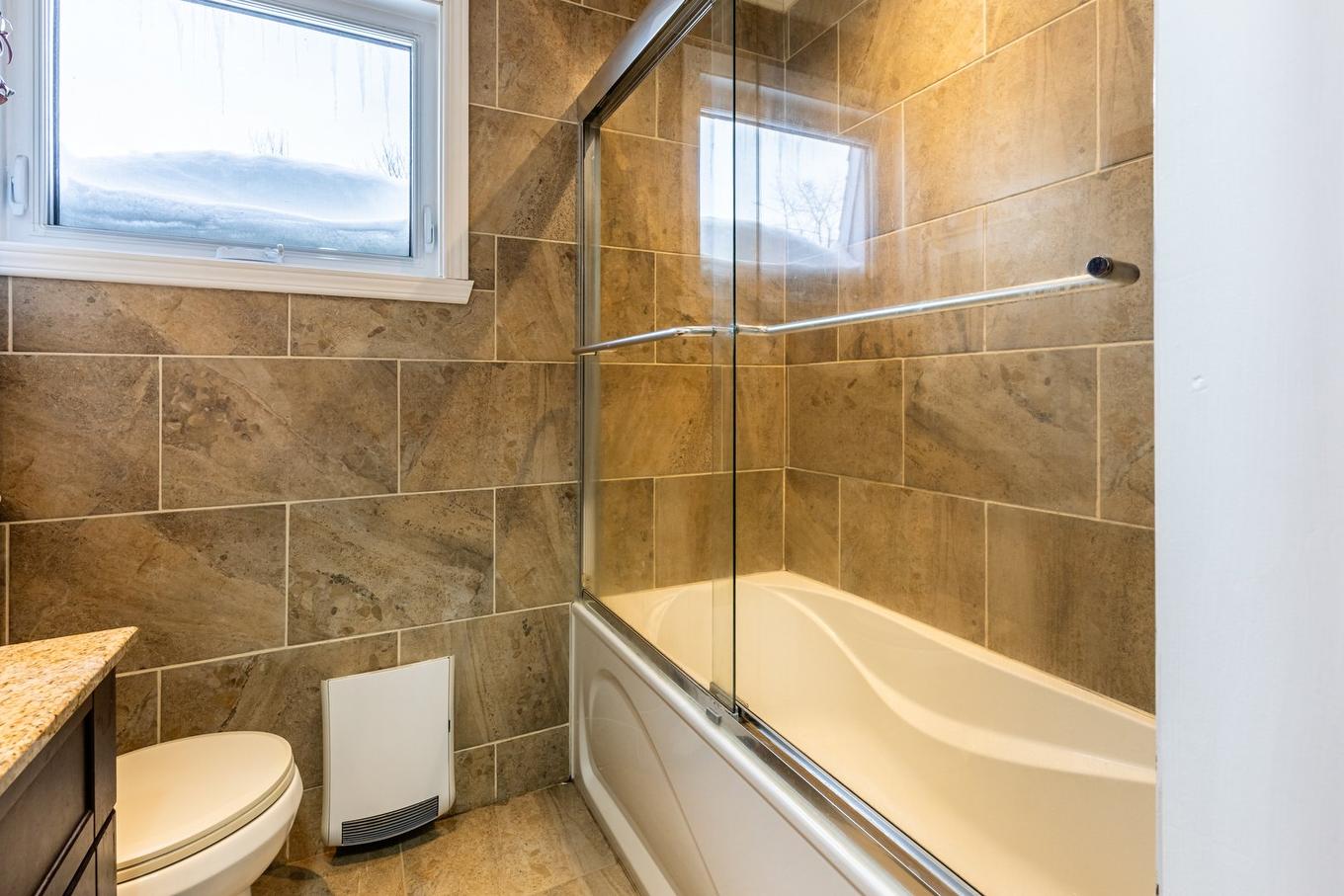 Salle de bains - 1425 Rue De L'Everest, Québec (La Haute-Saint-Charles), QC - Indoor Photo Showing Bathroom