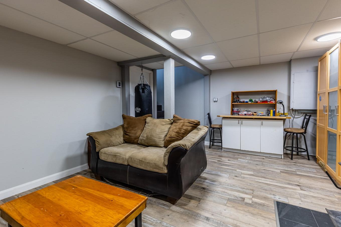 Salle familiale - 1425 Rue De L'Everest, Québec (La Haute-Saint-Charles), QC - Indoor