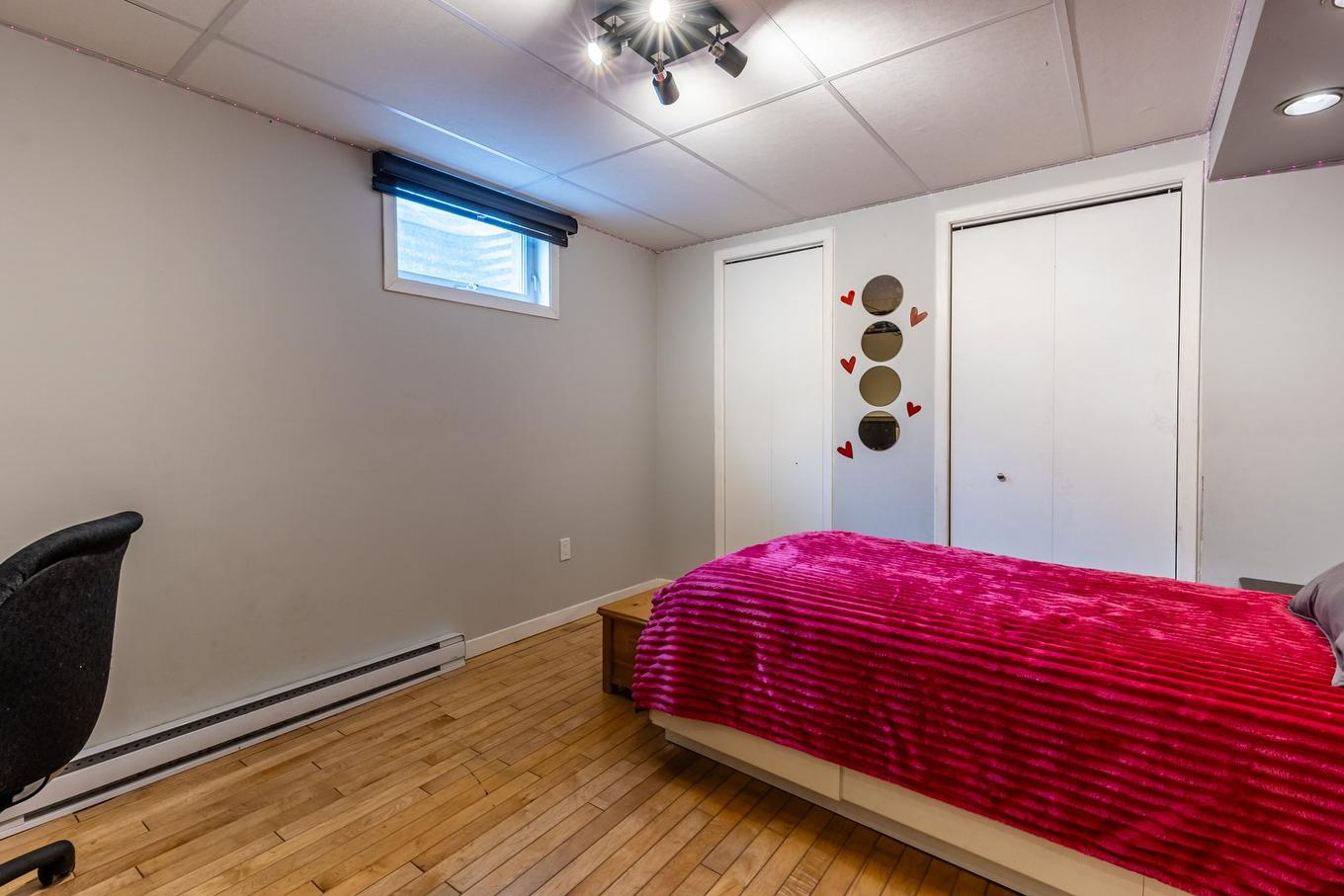 Chambre à coucher - 1425 Rue De L'Everest, Québec (La Haute-Saint-Charles), QC - Indoor Photo Showing Bedroom