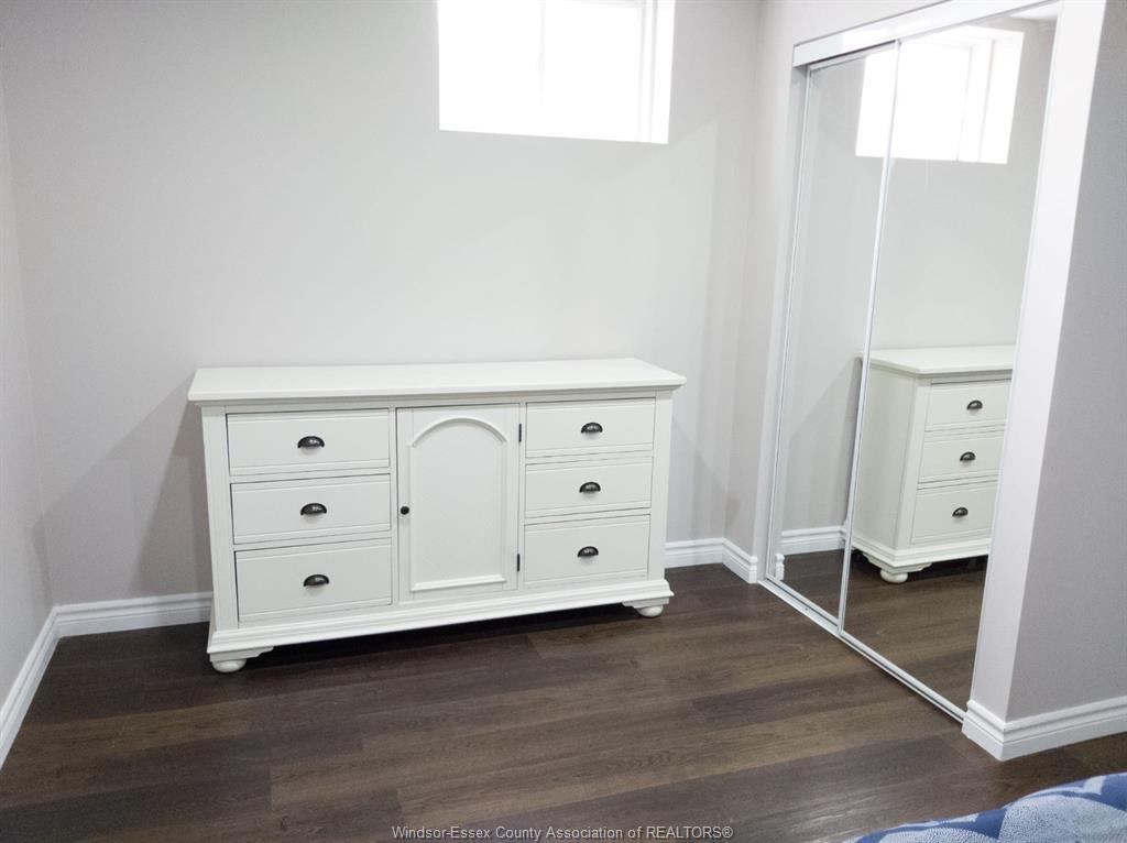 Lower-4694 Helsinki, Windsor, ON