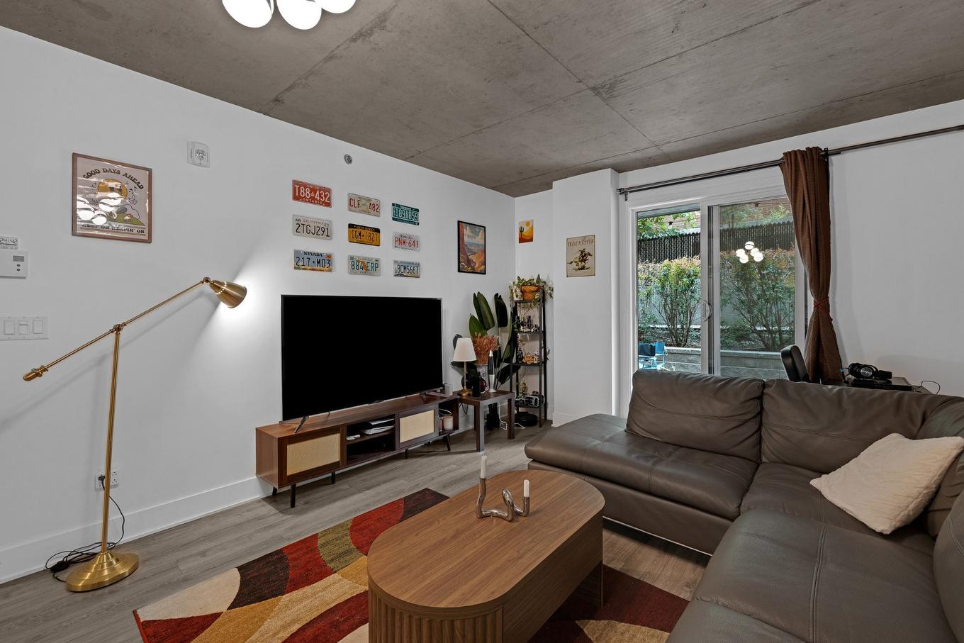 Salon - 114-2160 Rue Laforce, Montréal (Ville-Marie), QC - Indoor Photo Showing Living Room