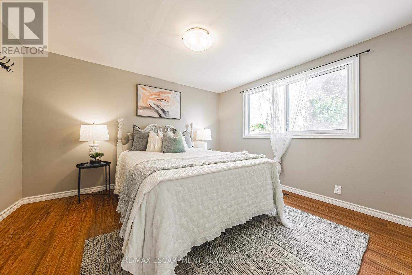 24 Rowanwood Street, Hamilton, ON - Indoor Photo Showing Bedroom