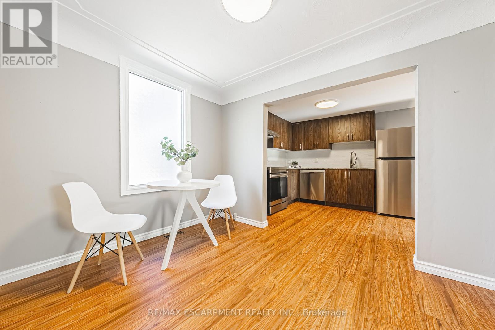 24 Rowanwood Street, Hamilton, ON - Indoor