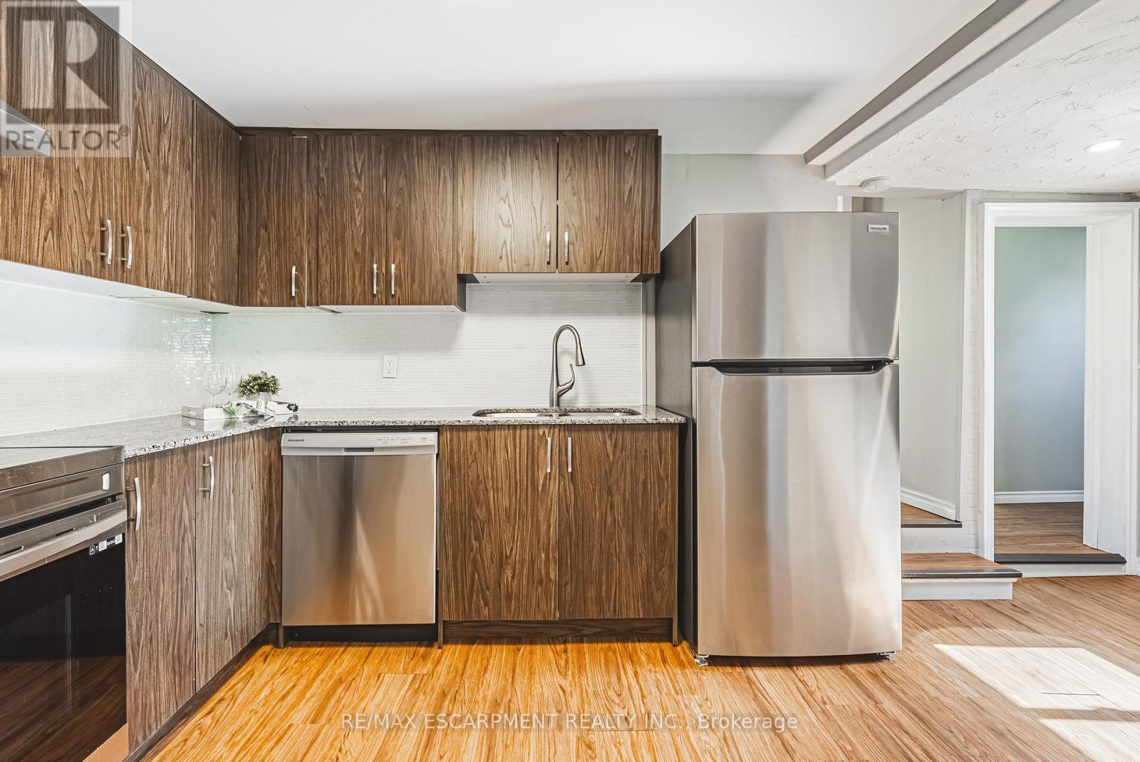24 Rowanwood Street, Hamilton, ON - Indoor Photo Showing Kitchen With Stainless Steel Kitchen