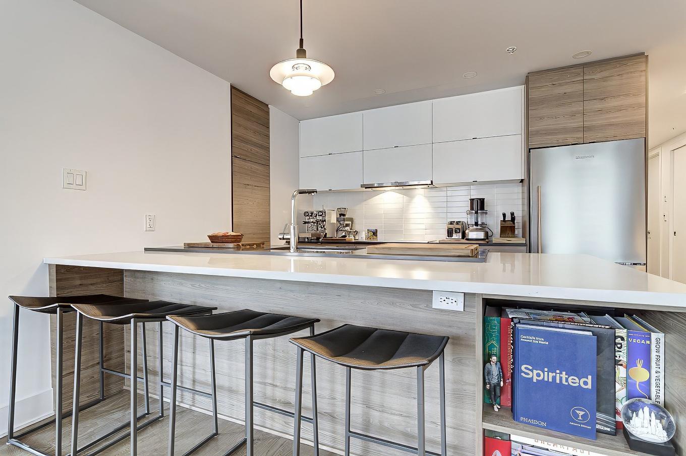 Cuisine - 802-1320 Rue Olier, Montréal (Le Sud-Ouest), QC - Indoor Photo Showing Kitchen With Upgraded Kitchen
