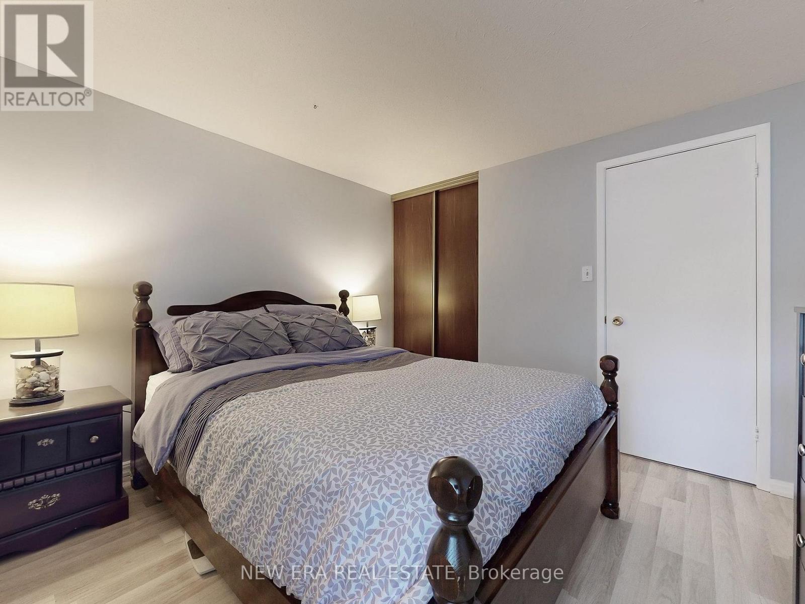 2669 Inlake Court, Mississauga, ON - Indoor Photo Showing Bedroom