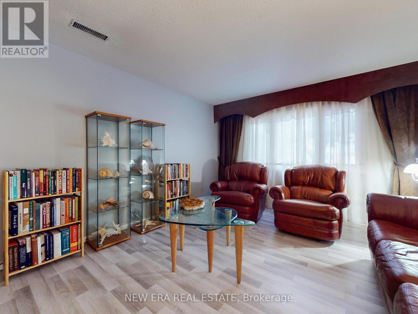 2669 Inlake Court, Mississauga, ON - Indoor Photo Showing Living Room