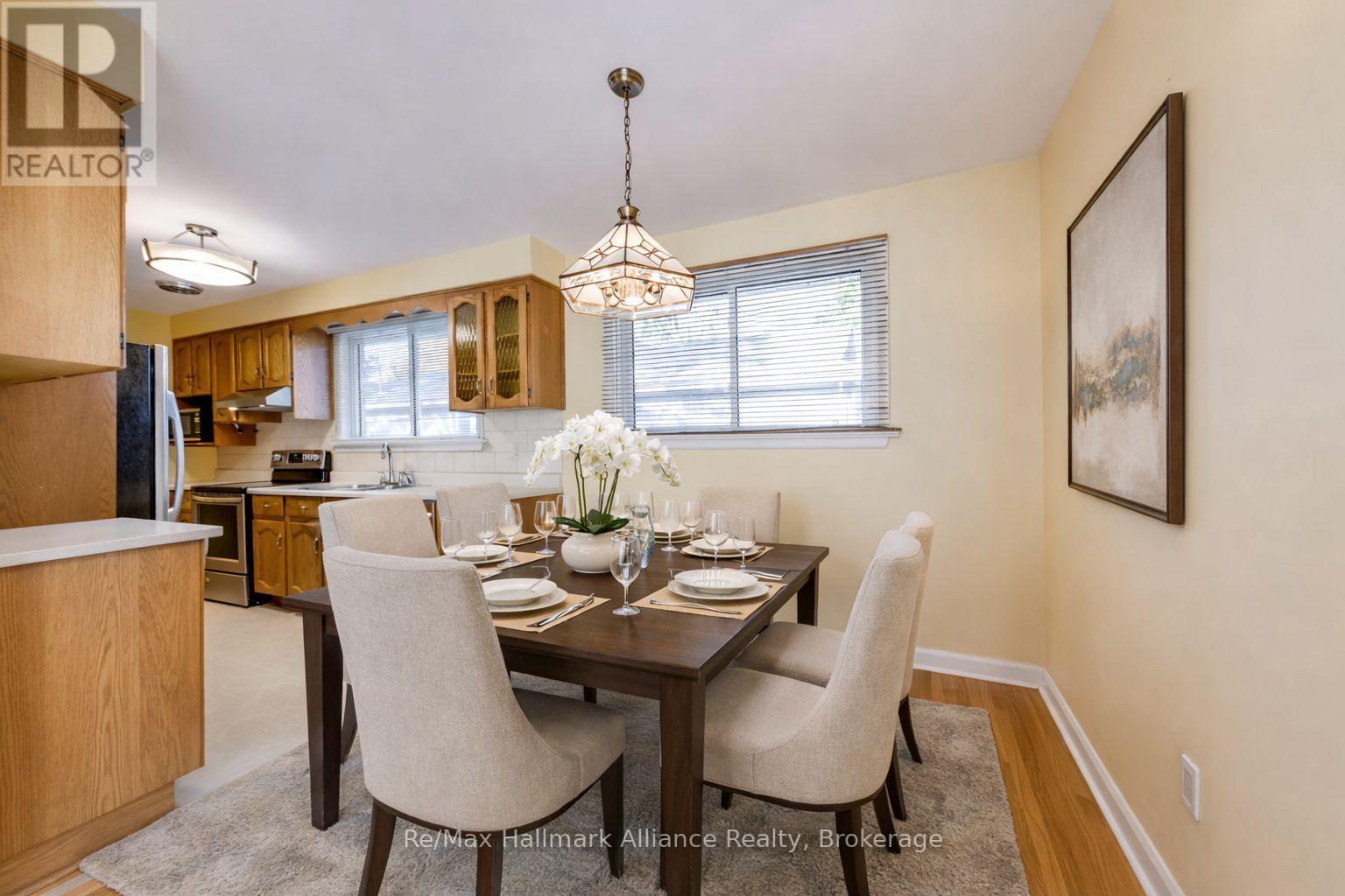 Dining room(virtually staged) - 281 Savoy Crescent, Oakville (Sw Southwest), ON - Indoor Photo Showing Dining Room