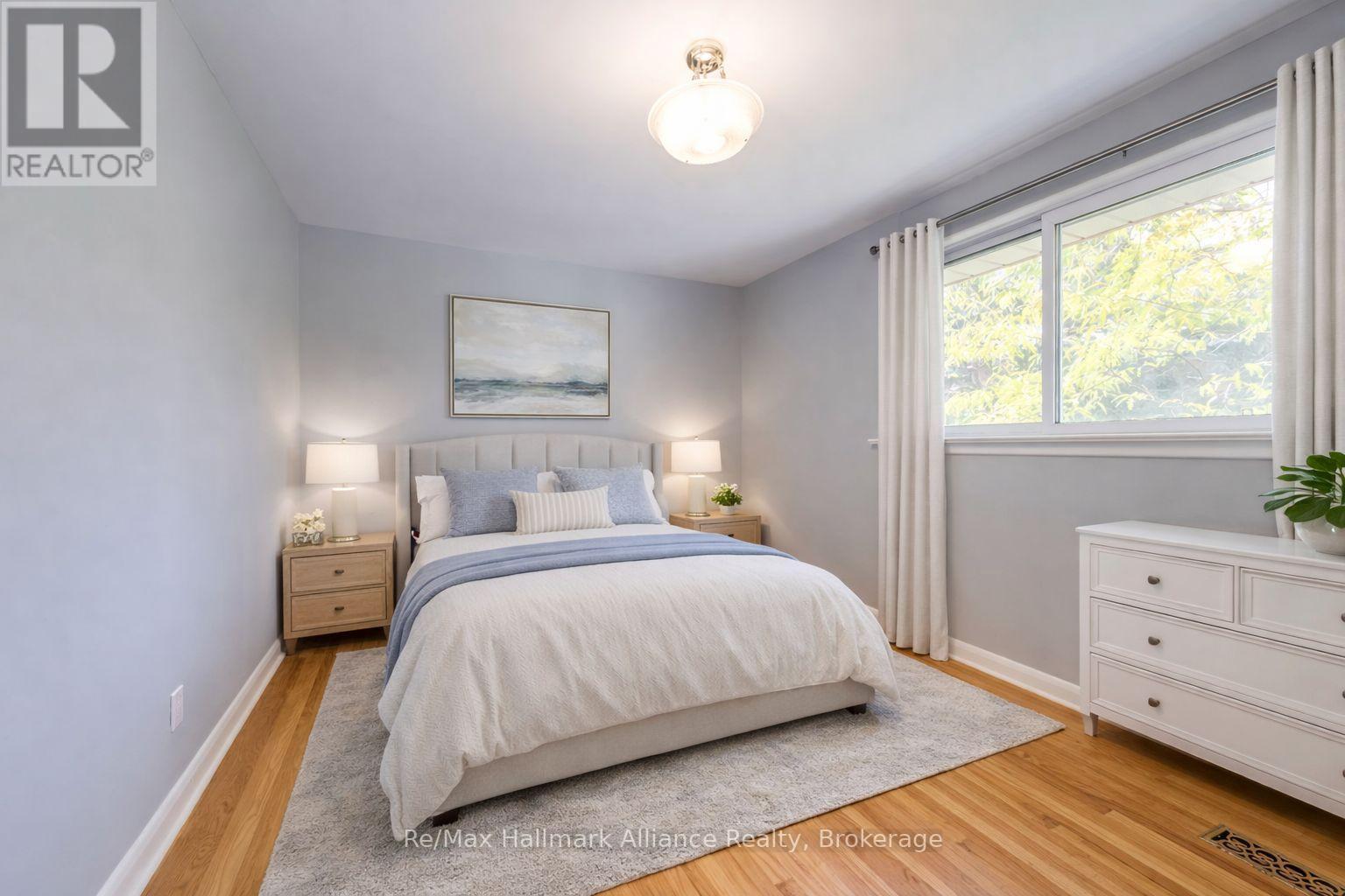 Bed room 2 (virtually staged) - 281 Savoy Crescent, Oakville (Sw Southwest), ON - Indoor Photo Showing Bedroom