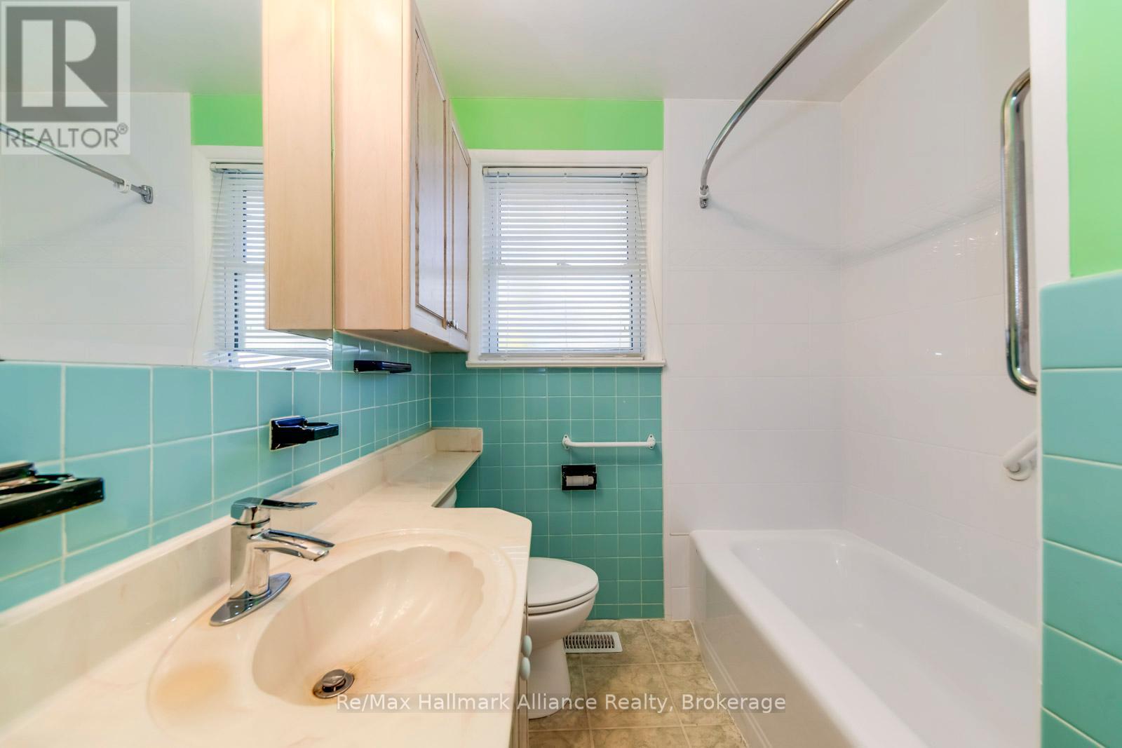 281 Savoy Crescent, Oakville (Sw Southwest), ON - Indoor Photo Showing Bathroom