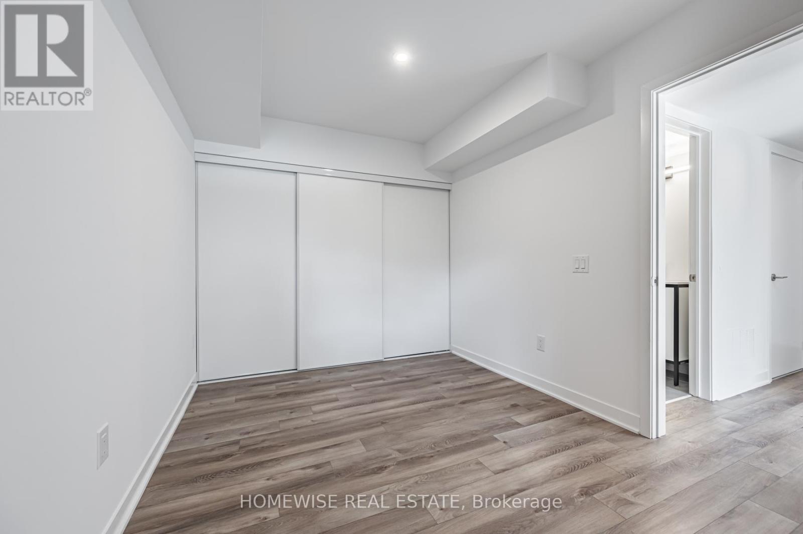 Th8 - 20 Ed Clark Gardens, Toronto, ON - Indoor Photo Showing Other Room