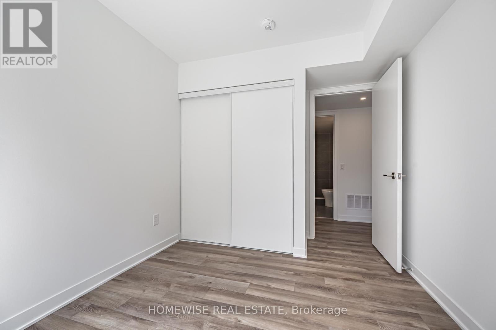 Th8 - 20 Ed Clark Gardens, Toronto, ON - Indoor Photo Showing Other Room