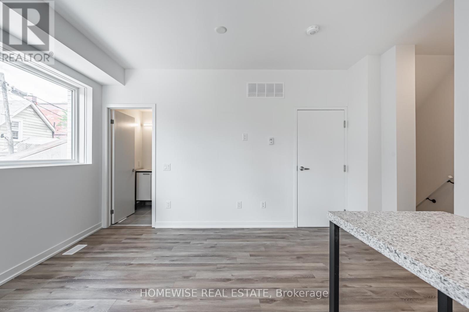 Th8 - 20 Ed Clark Gardens, Toronto, ON - Indoor Photo Showing Other Room