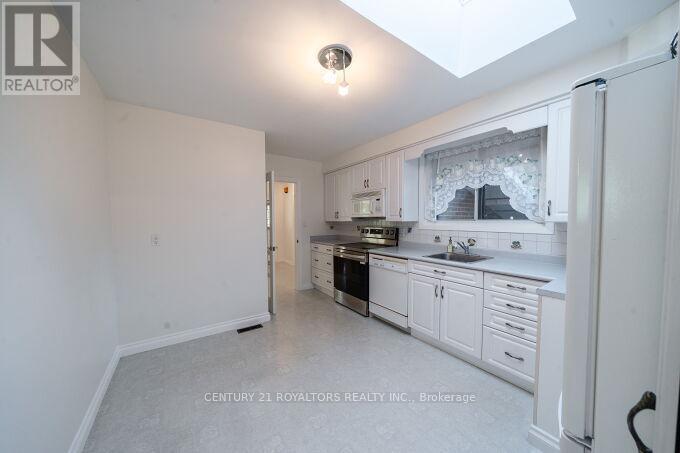 443 Atwater Avenue, Mississauga, ON - Indoor Photo Showing Kitchen