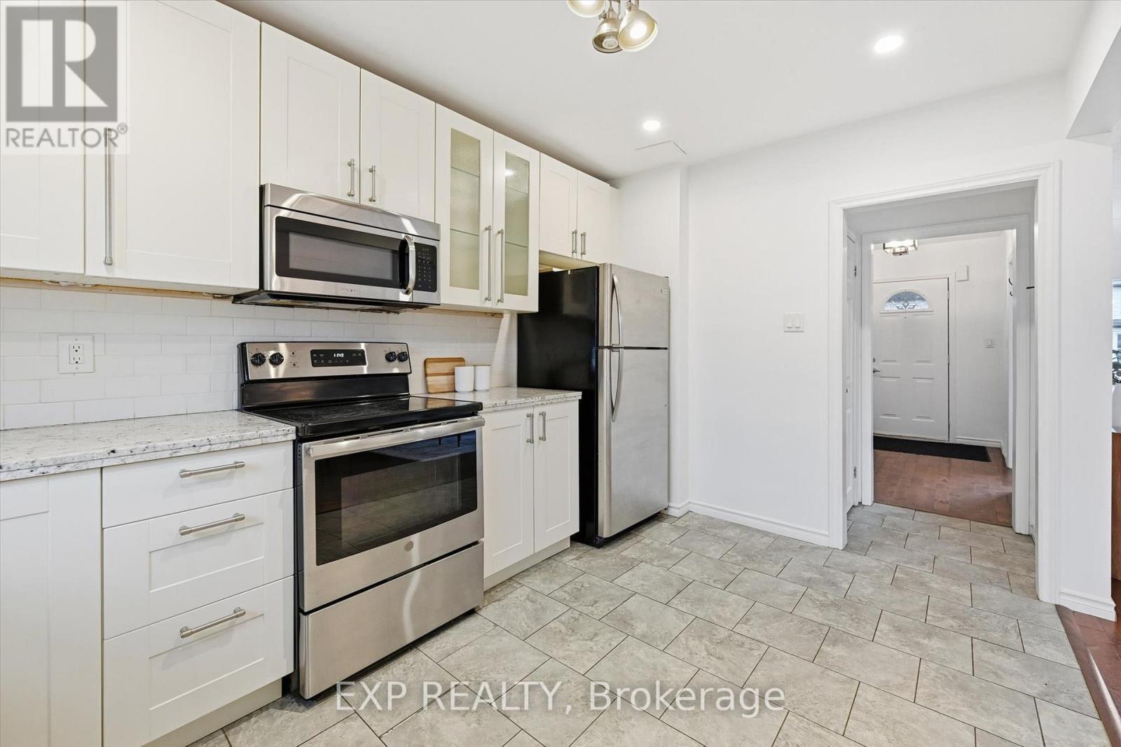 491 Dunsmure Road, Hamilton, ON - Indoor Photo Showing Kitchen